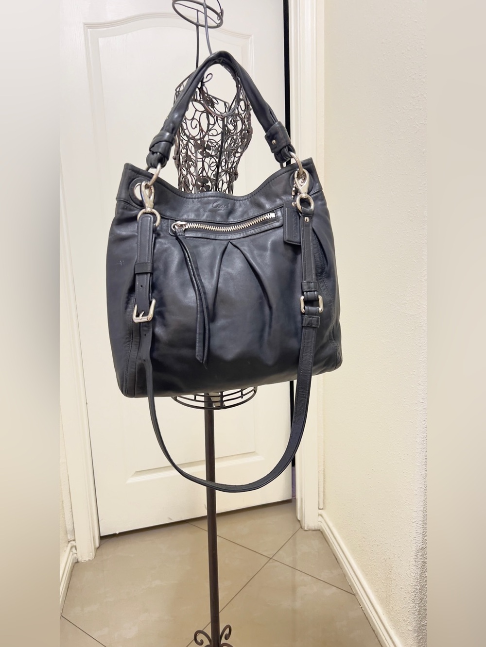 Coach - Picture 2 of 16